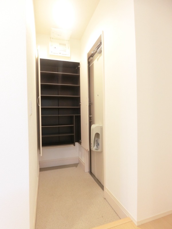 13/30 玄関
