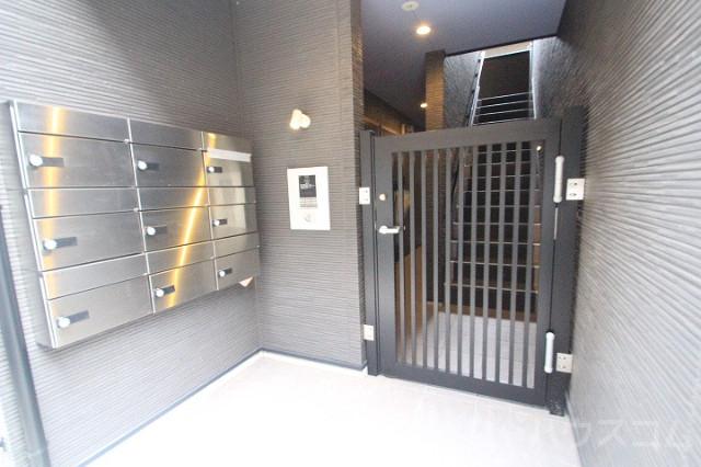 28/30 エントランス