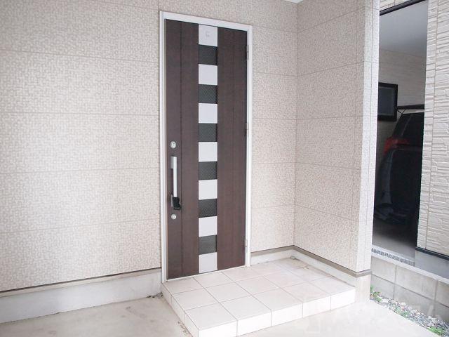 27/30 エントランス