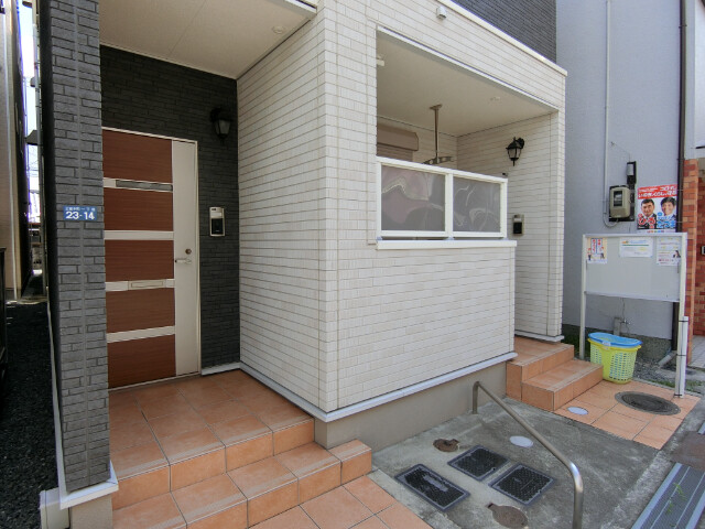 28/30 エントランス