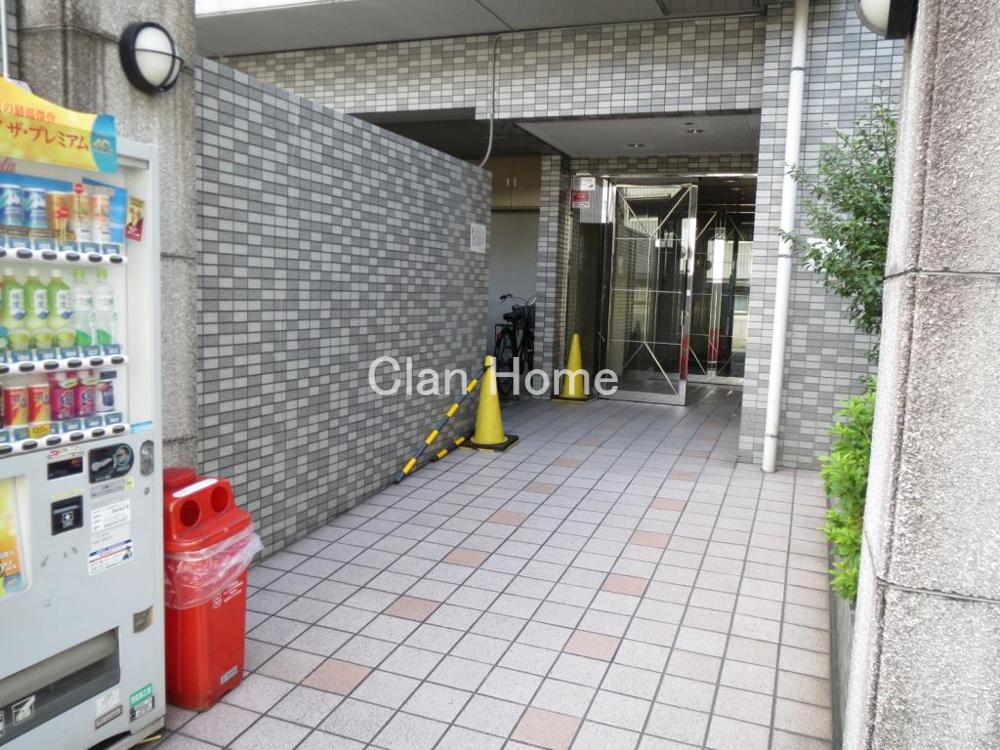 26/30 エントランス