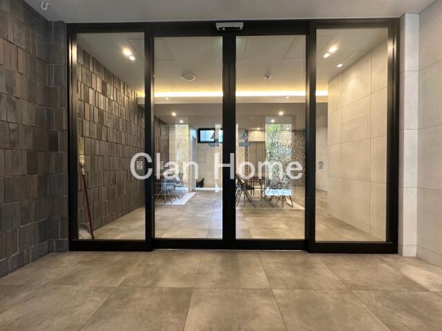 27/30 エントランス