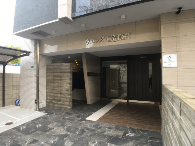 28/30 エントランス