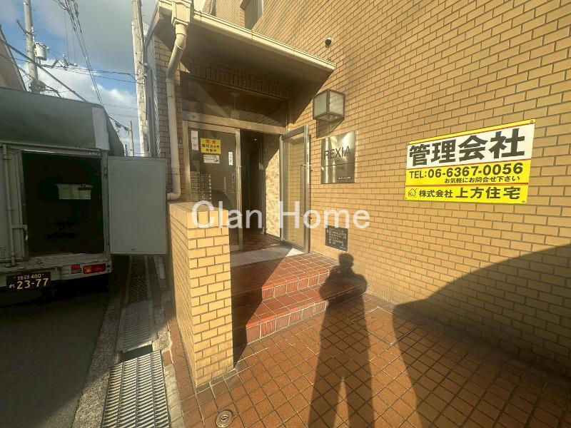 24/30 エントランス