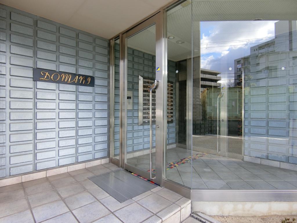 25/30 エントランス