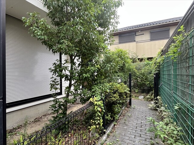 26/30 エントランス