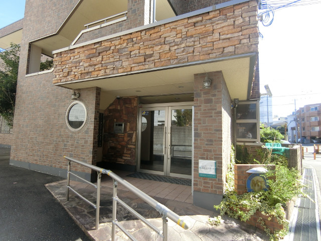 27/30 エントランス