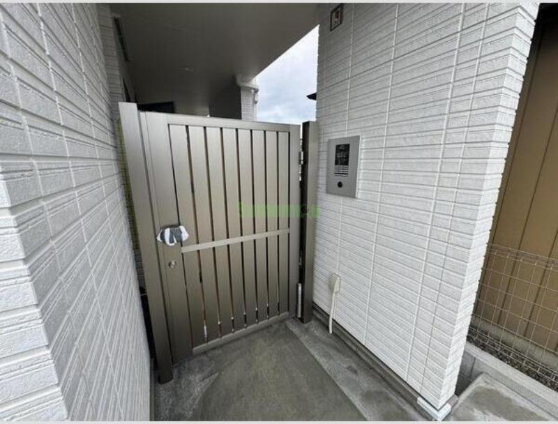 13/17 エントランス