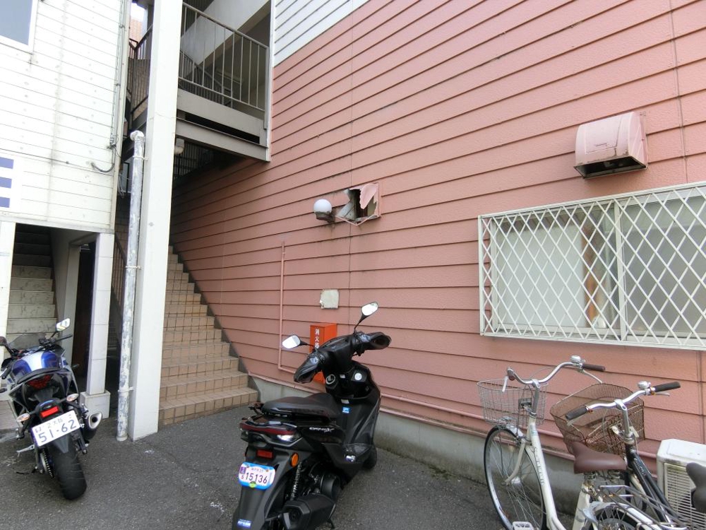 25/30 エントランス