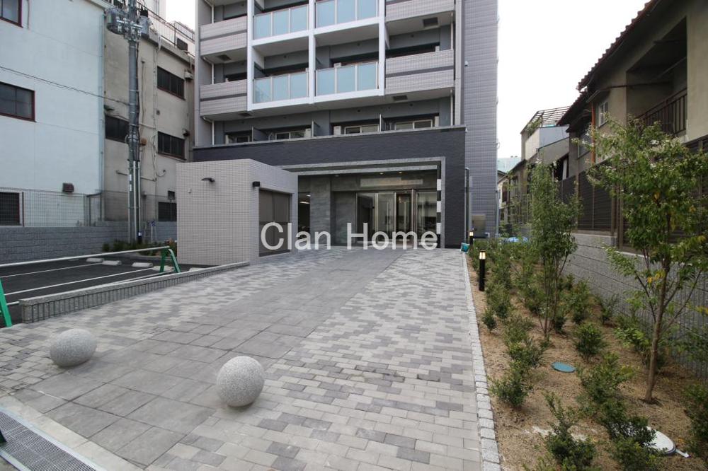 26/30 エントランス