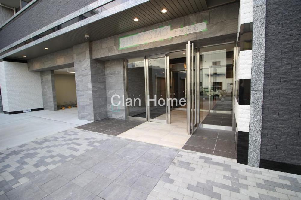 27/30 エントランス