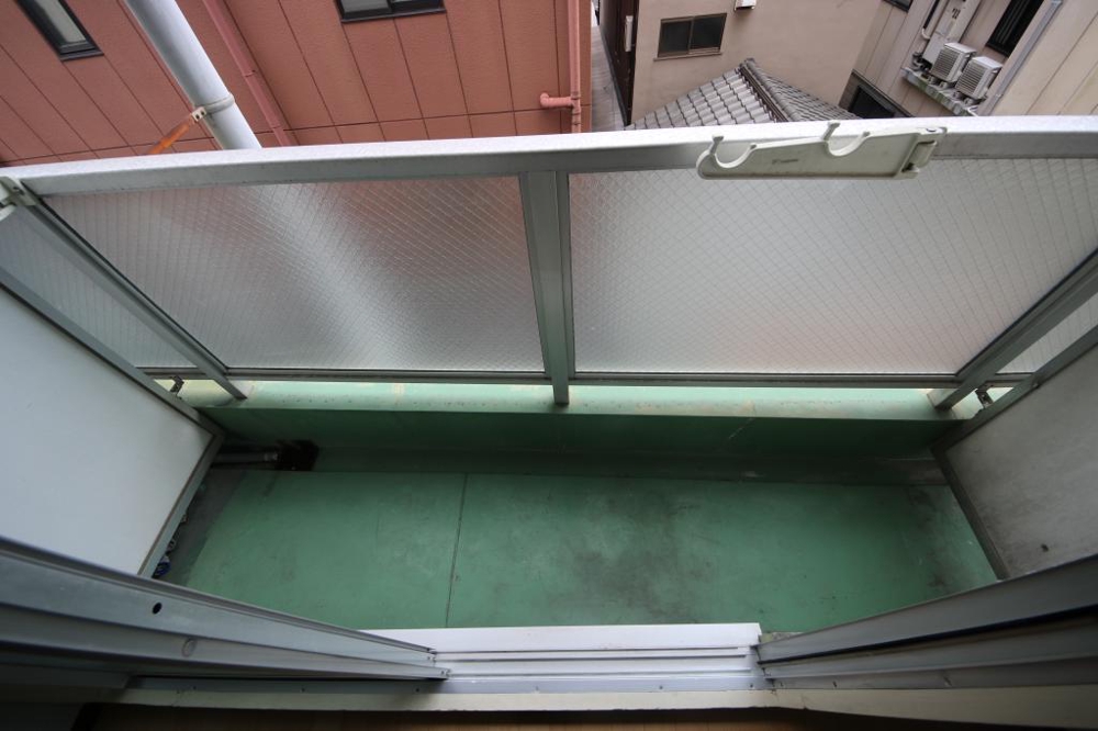 18/28 バルコニー