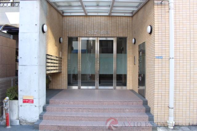 21/30 エントランス