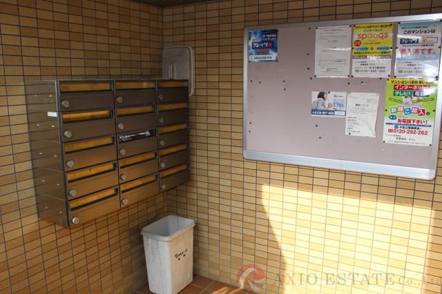 22/30 エントランス