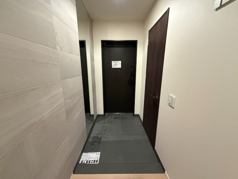 16/30 玄関