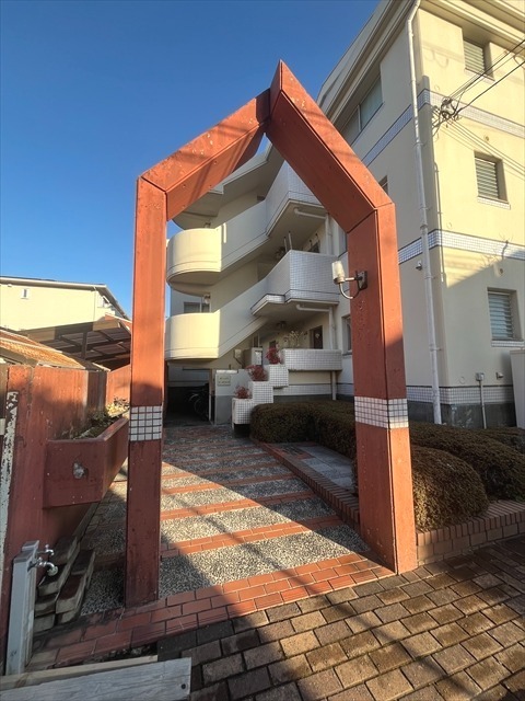 26/30 エントランス