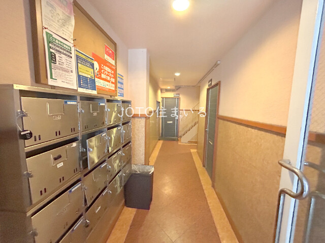 18/25 エントランス