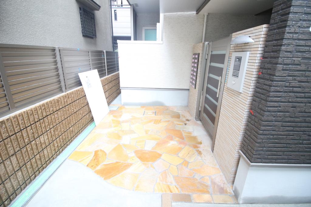 29/30 エントランス