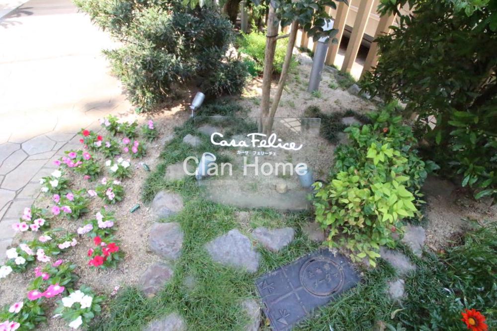 28/30 エントランス