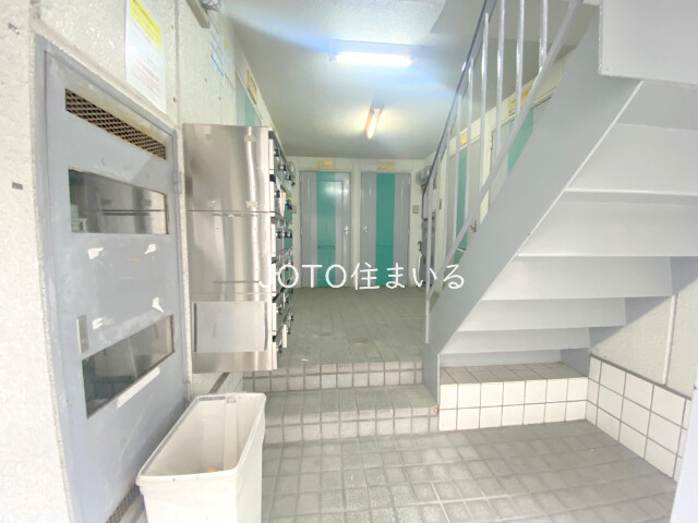 18/25 エントランス