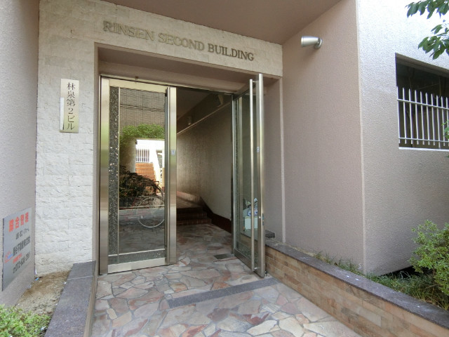 27/30 エントランス