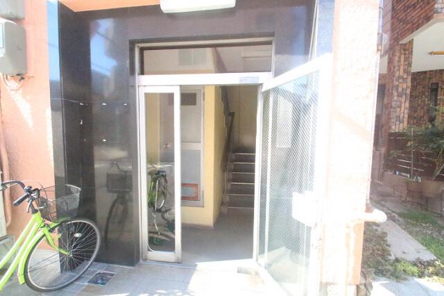 20/30 エントランス