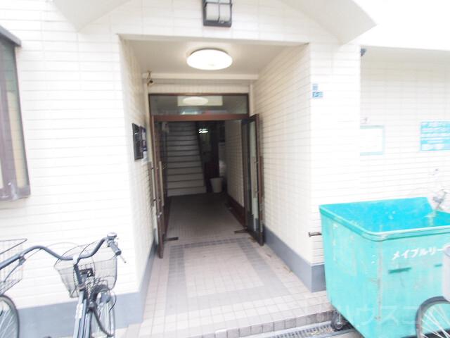 22/30 エントランス