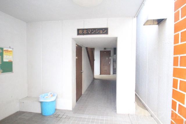 24/30 エントランス