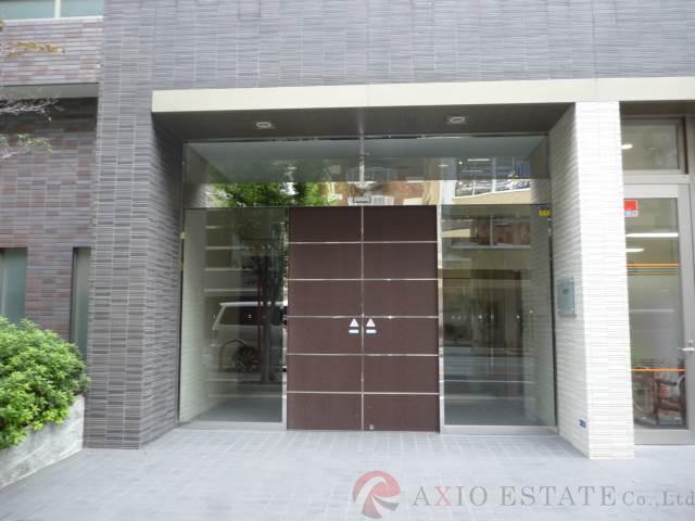 27/30 エントランス