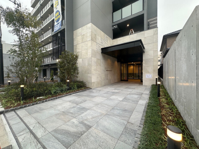 28/30 エントランス