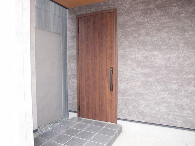 27/30 エントランス