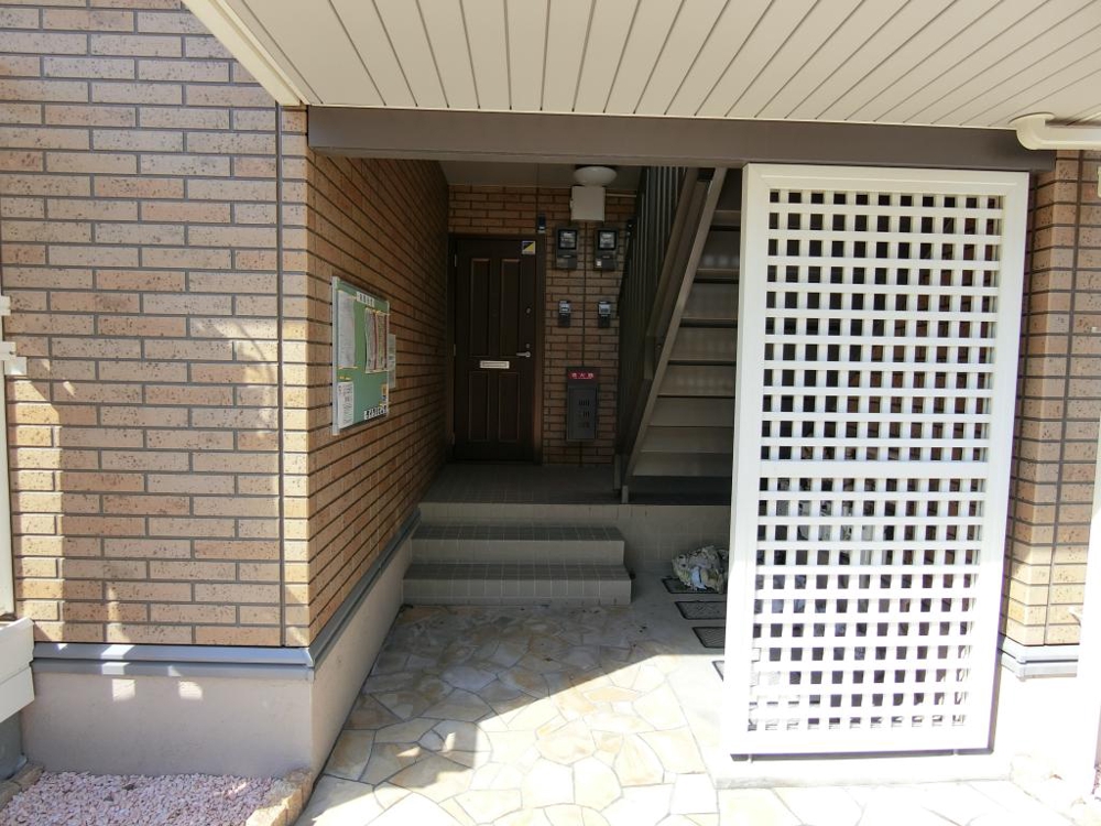 25/30 エントランス