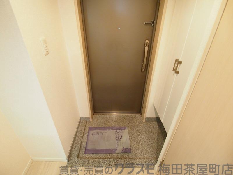 17/30 玄関