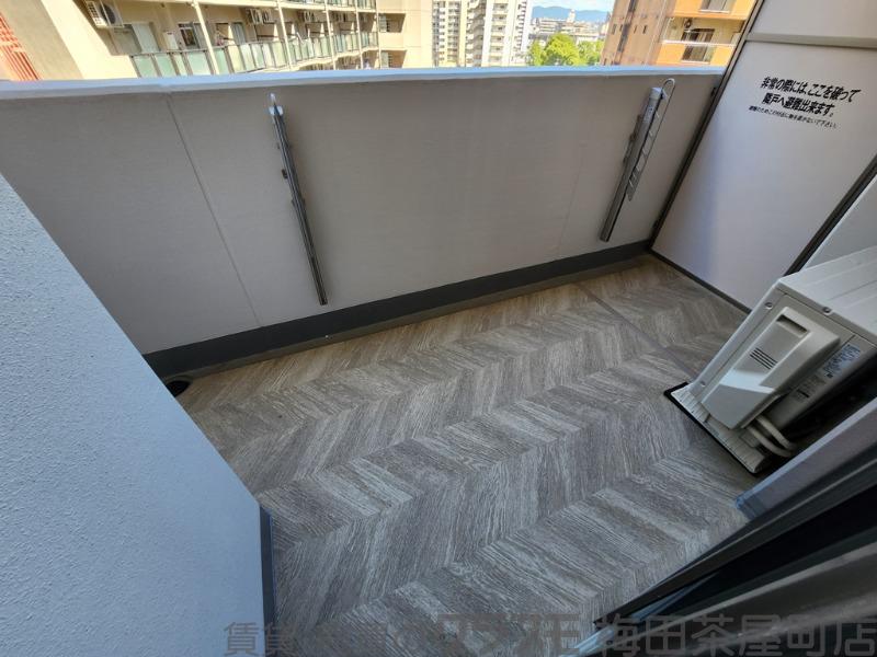 23/30 バルコニー