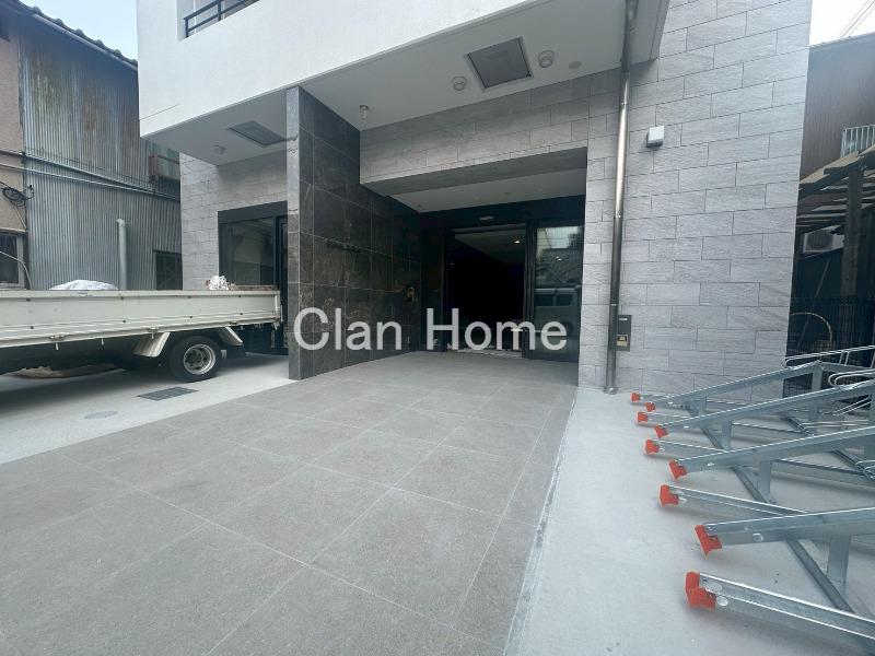 24/26 エントランス