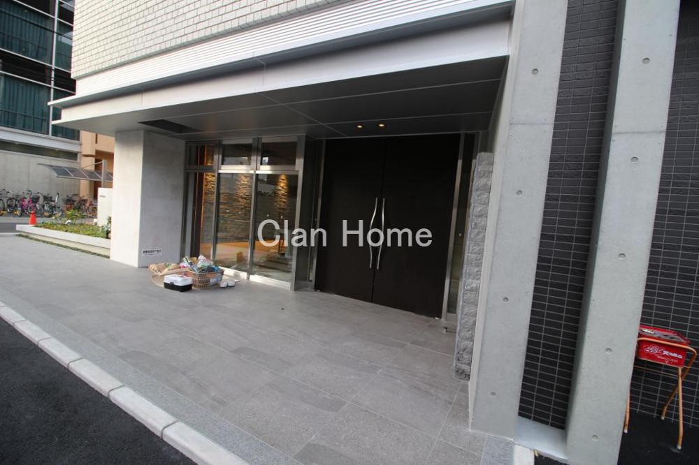 24/30 エントランス