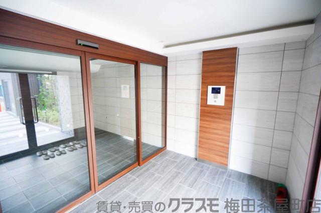 22/30 エントランス