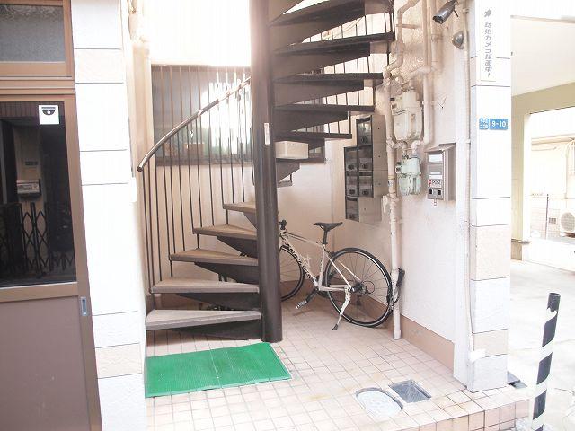 24/30 エントランス