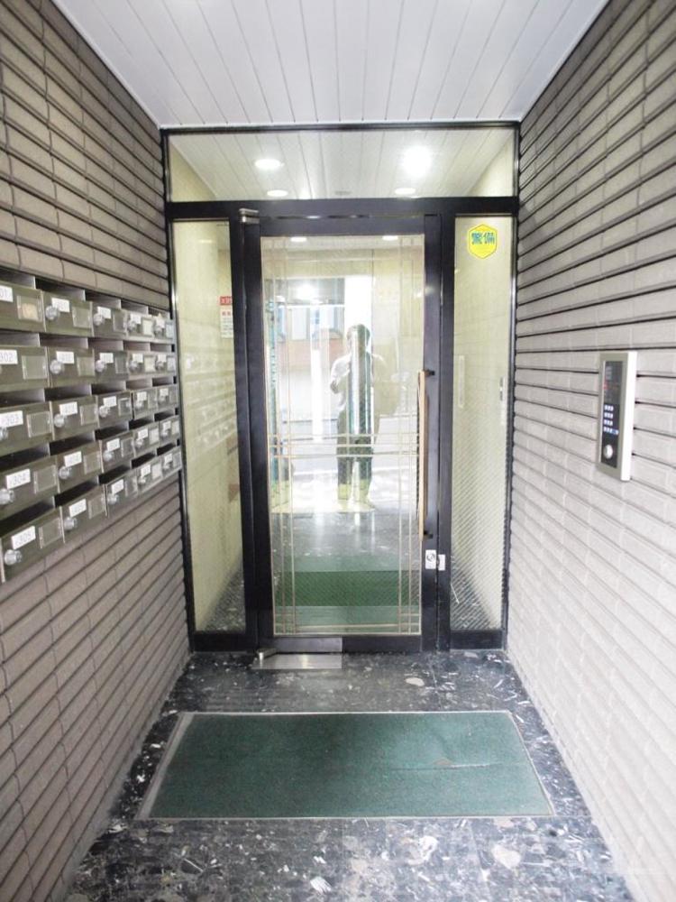 25/28 エントランス