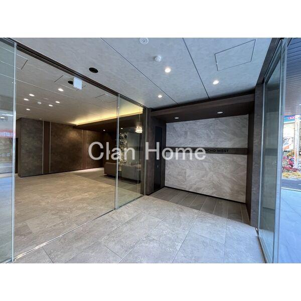 16/18 エントランス