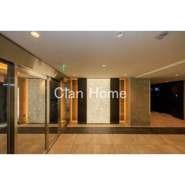 15/18 エントランス