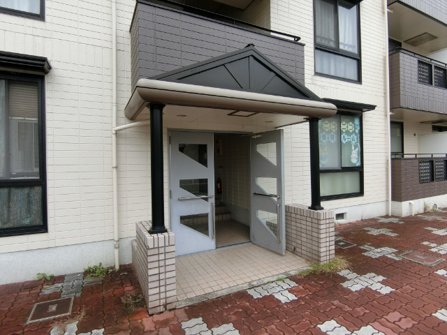 26/30 エントランス