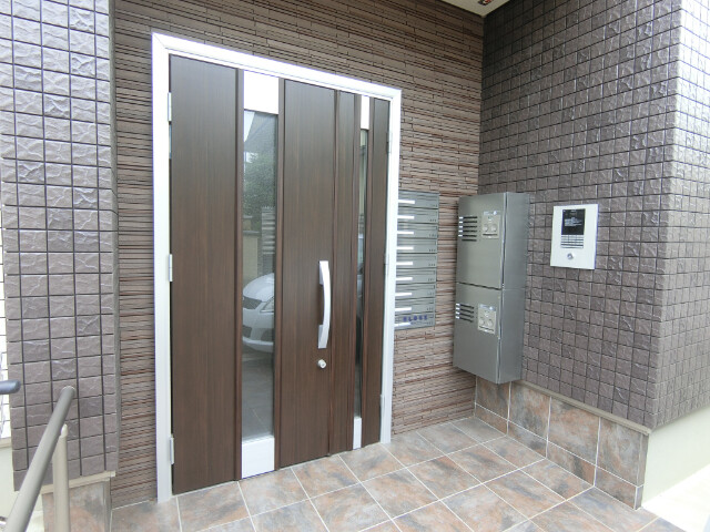 27/30 エントランス