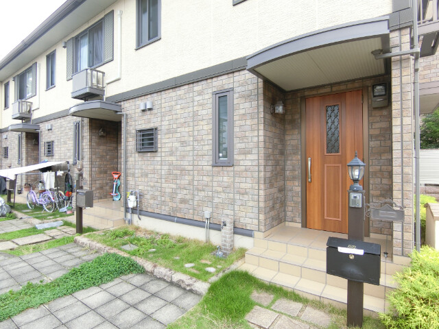 27/30 エントランス