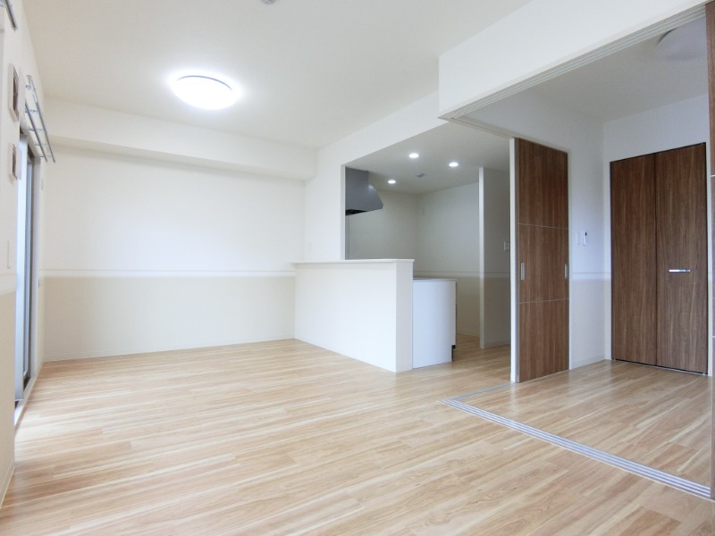 27/30 エントランス