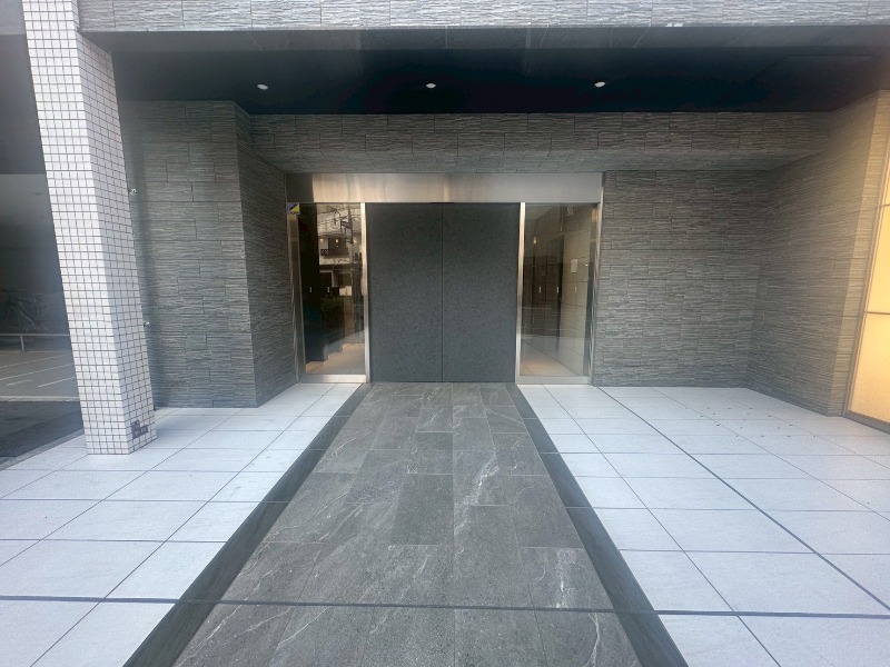 25/30 エントランス