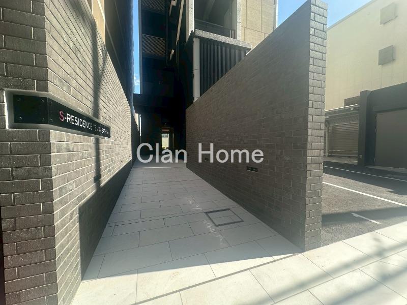 26/30 エントランス