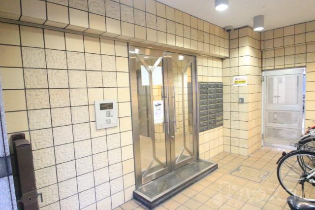 2/4 エントランス