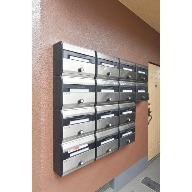 27/30 エントランス