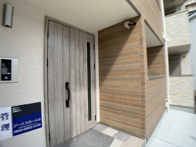 30/30 エントランス